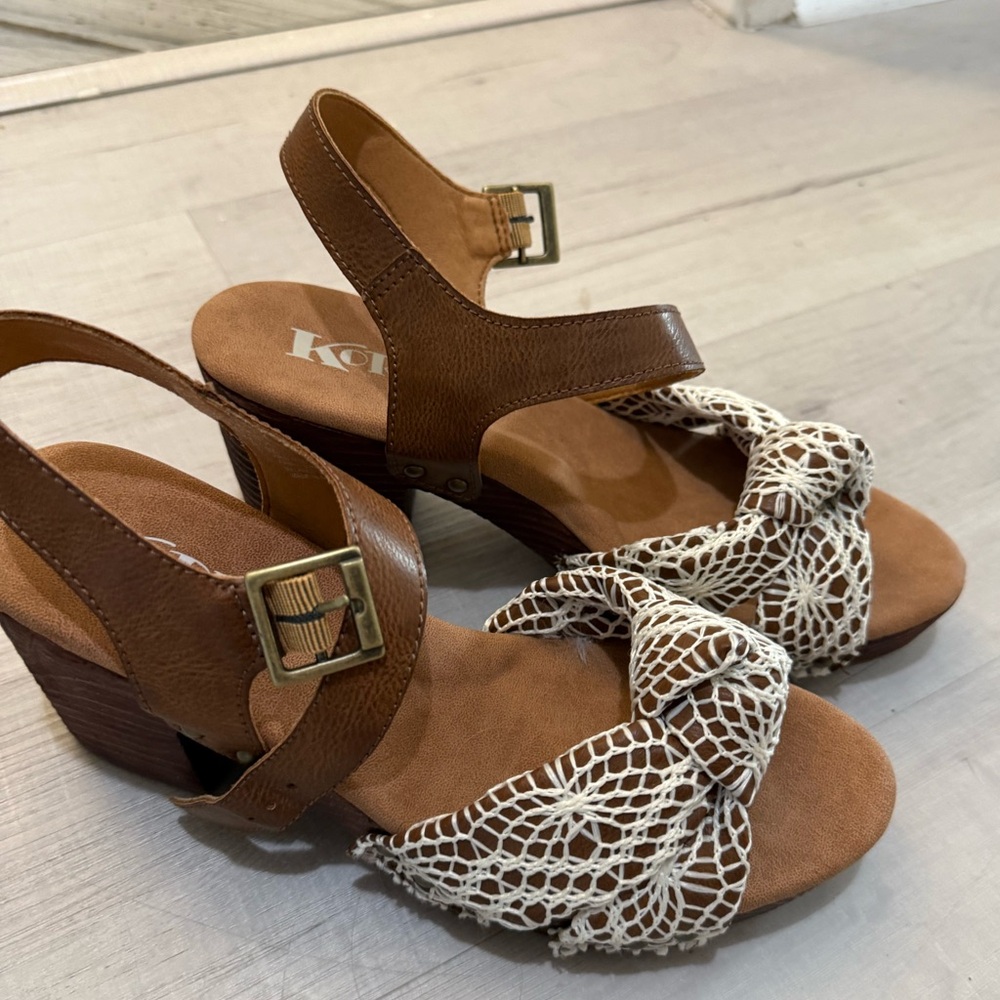 Kork-Ease Brown and White Women's Sandals NWOT SIZE 9 - Picture 8 of 16